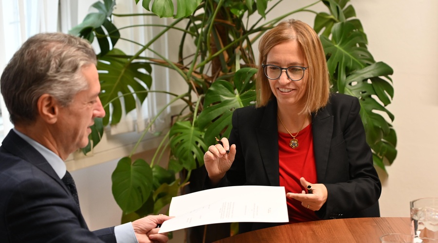 Golob vajeti prepustil Prevolnik Ruplovi: "Prepričan sem, da predajam posle v dobre roke" (foto: Žiga Živulović jr. /BOBO)