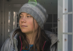 Policija pridržala znano podnebno aktivistko Greto Thunberg