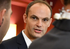 Državni zbor izglasoval začetek postopka za spremembo ustave: s svojim glasovanjem močno presenetil Anže Logar