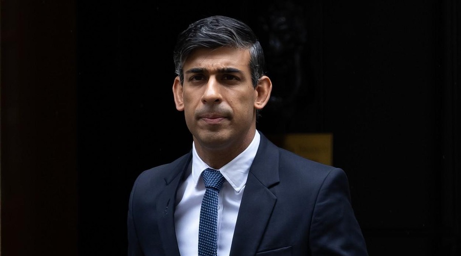 RIshi Sunak priznal poraz, podal bo odstopno izjavo (foto: Profimedia)