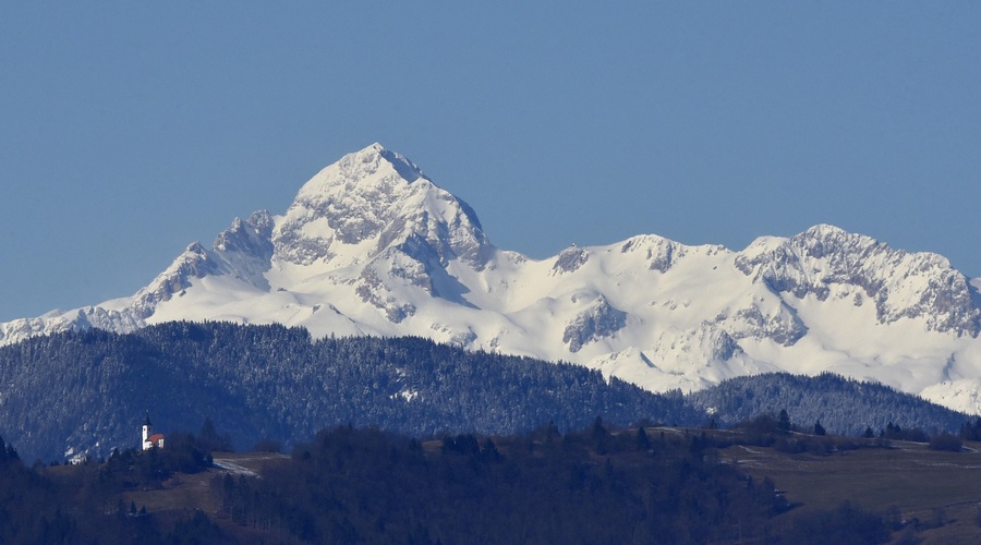 Nevarne razmere v slovenskih gorah: na širšem območju Triglava iščejo pogrešanega pohodnika (foto: Žiga Živulovič jr./Bobo)