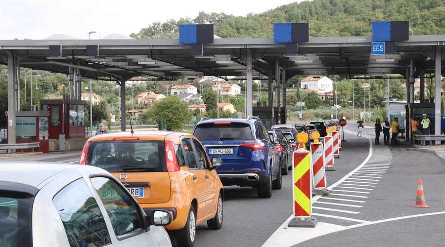 Prvi dan ponovnega nadzora na meji: pravijo, da posebnosti zaenkrat ni bilo, vendar ... (foto: Tomaža Primožič FPA/BOBO)
