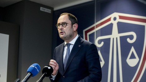 Evropski politik odstopil: "To je bila individualna, monumentalna in nesprejemljiva napaka z dramatičnimi posledicami"