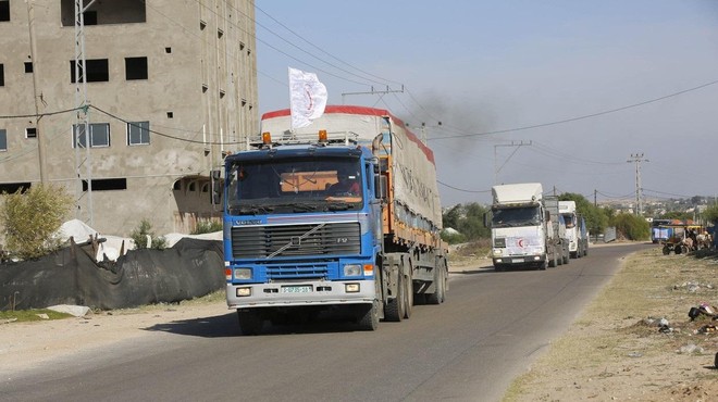 Humanitarna pomoč prispela v Gazo, a bombe še vedno padajo (foto: Profimedia)