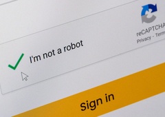 Strašljivo, kaj se v resnici zgodi, ko potrdite, da "niste robot"