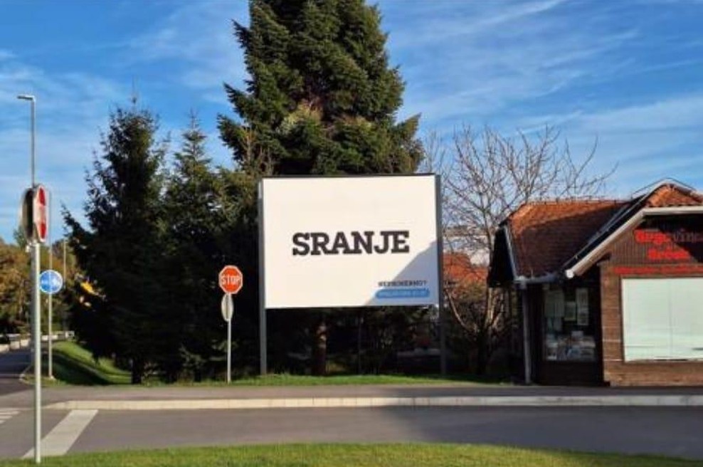 Kontroverzni plakat zmotil večkrat glasnega župana (grozi tudi s policijo) (foto: Facebook/Posnetek zaslona)