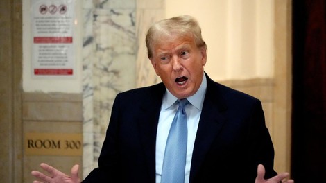 Trump ujet na laži: sprva se je hvalil z odvetnico, zdaj trdi, da je nikoli ni najel