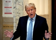 Trump ujet na laži: sprva se je hvalil z odvetnico, zdaj trdi, da je nikoli ni najel