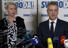 Novi pretresi v Gibanju Svoboda, Golob obenem naslovil svoj odstop: "Tega filma Janez Janša ne bo videl"