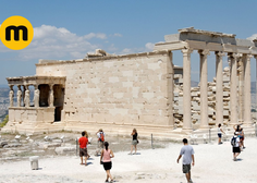Grčija po bankrotu: "V gospodarstvu številke rastejo, ljudje pa so še naprej revni" (REPORTAŽA)