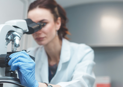 Velik uspeh slovenskih znanstvenikov: odkrili nenavaden kvantni efekt, ki bi ga lahko v prihodnosti koristno uporabili