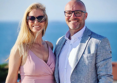 Naš zelo znani vplivnež po ločitvi končno spregovoril o novi partnerici