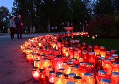 Ni groba brez sveč: a kaj se zgodi z njimi, ko odslužijo svoj namen?