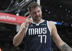 Luka Dončić se je na uvodni tekmi lige NBA zabaval, legenda pa mu je sporočila: "Fant, čaka te mesto v hiši slavnih!" (VIDEO)