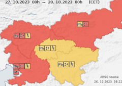 Izdano rdeče opozorilo: Slovenijo bodo kmalu zajele obilne padavine s krajevno močnimi nalivi