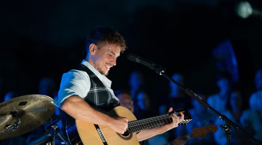 Žan Serčič pred velikim koncertom za oboževalce pripravil nekaj posebnega (foto: Darja Štravs Tisu)