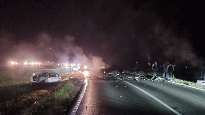 Huda prometna nesreča na Štajerskem: v trčenju treh vozil ena oseba umrla, več so jih odpeljali v bolnišnico (foto: Facebook/Monika Pranic)