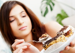 Ne ignorirajte jih: 7 znakov, da jeste preveč sladkorja