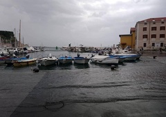 V Piranu je zatulila sirena za nevarnost, noč ne bo mirna