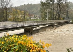 Kranju grozi ekološka katastrofa: Sava poplavila poškodovano kanalizacijsko cev, fekalne vode se lahko razlijejo po Sloveniji