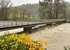 V Dravogradu evakuirali devet objektov, na Koroškem težave tudi zaradi plazov
