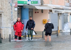 Pod vodo deli piranske punte, težave tudi v Izoli