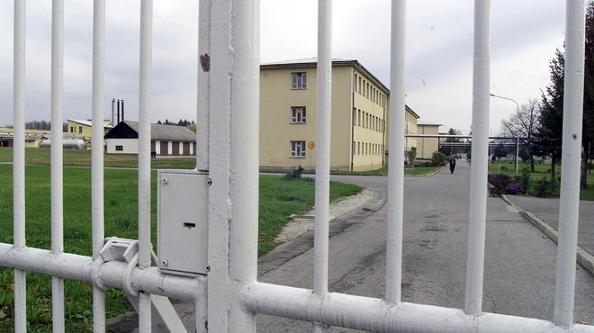 Pet obsojencev zapora na Dobu prvič pridobilo kvalifikacijo socialni oskrbovalec na domu (foto: Bobo)
