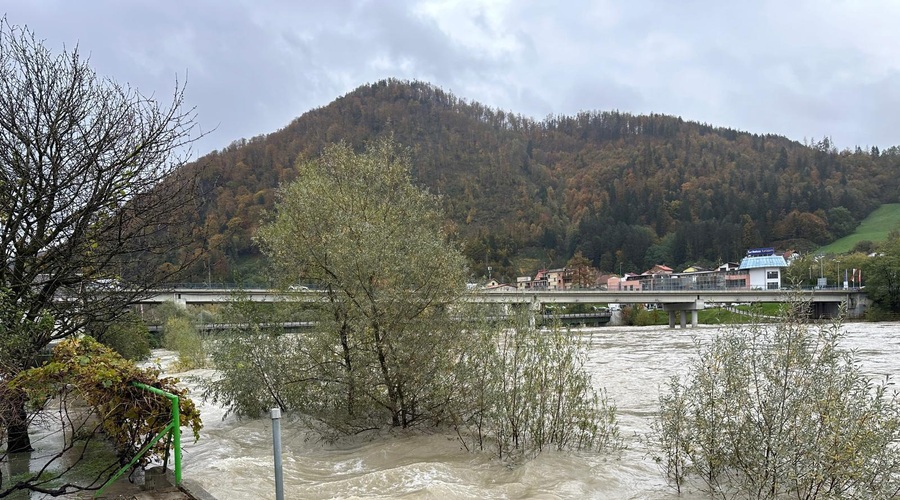 Narasla Drava v petek. (foto: Bobo)