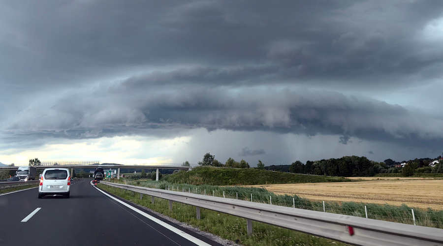 Najhujši scenariji se niso uresničili, a že zelo kmalu lahko pričakujemo nove preglavice (foto: Sobotainfo/Bobo)