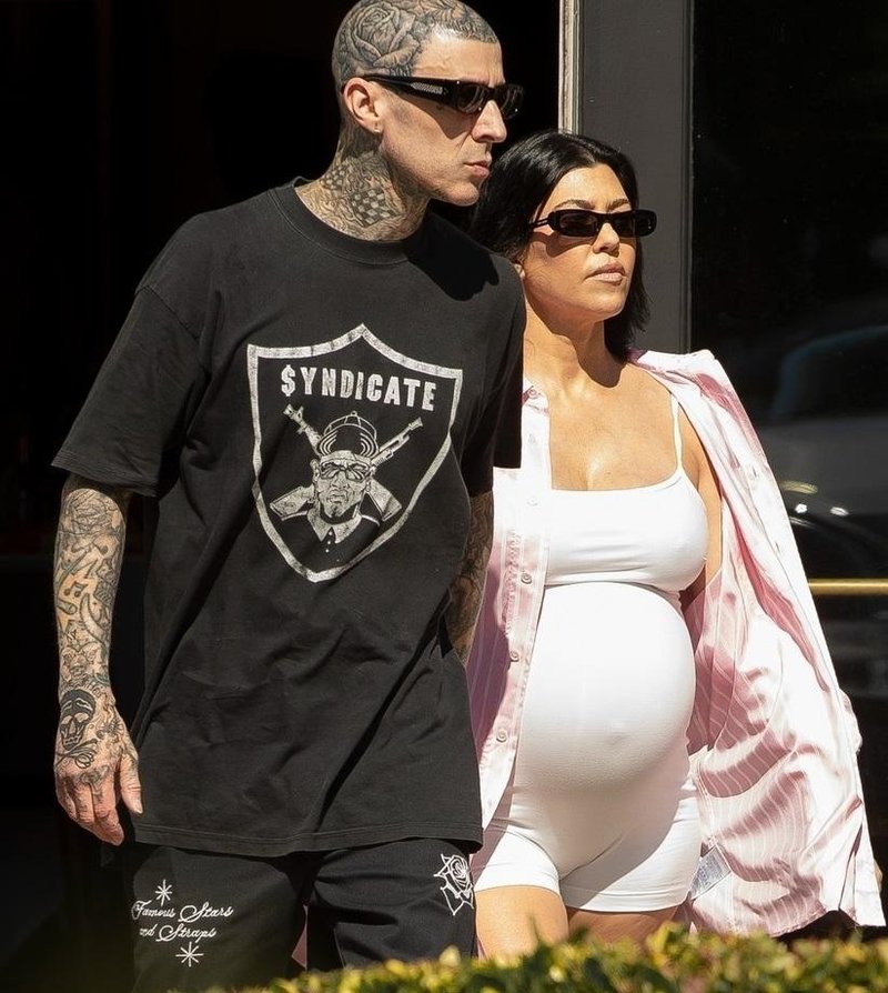 Čeprav ima Kourtney Kardashian s svojim bivšim partnerjem Scottom Disickom že tri otroke, sta si s Travisom nadvse želela zvezo okronati še z otrokom.