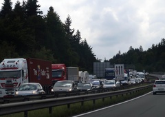 Primite se za glavo: takšne so zamude pred Vrhniko proti Ljubljani