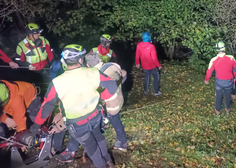 Huda nesreča na Koroškem: oseba zdrsnila po pobočju 300 metrov v globino in podlegla poškodbam