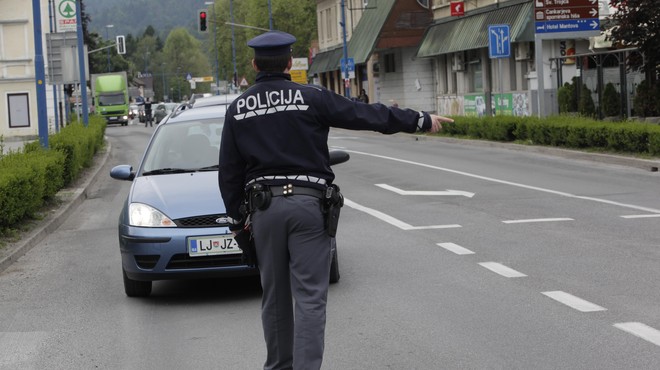 Vozniki, pozor: v prihajajočem tednu bodo policisti izvajali poostren nadzor (foto: Bobo)