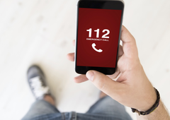 Na vidiku nova stavka: operaterji v klicnih centrih na številki 112 imajo dovolj prenizkih plač