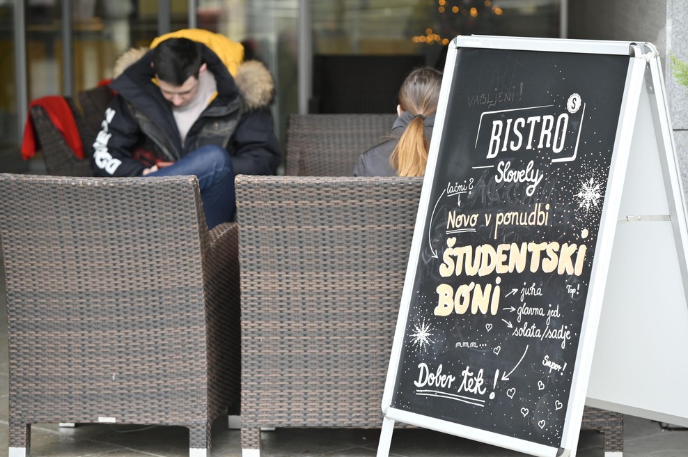 Razočaranje za študente: dviga subvencije za študentske bone letos ne bo (foto: Bobo)