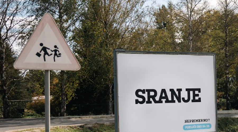 Znano, kaj tiči za plakati, ki so zmotili župana Radencev (namen vas bo presenetil) (foto: Društvo Onkoman/Posnetek zaslona)