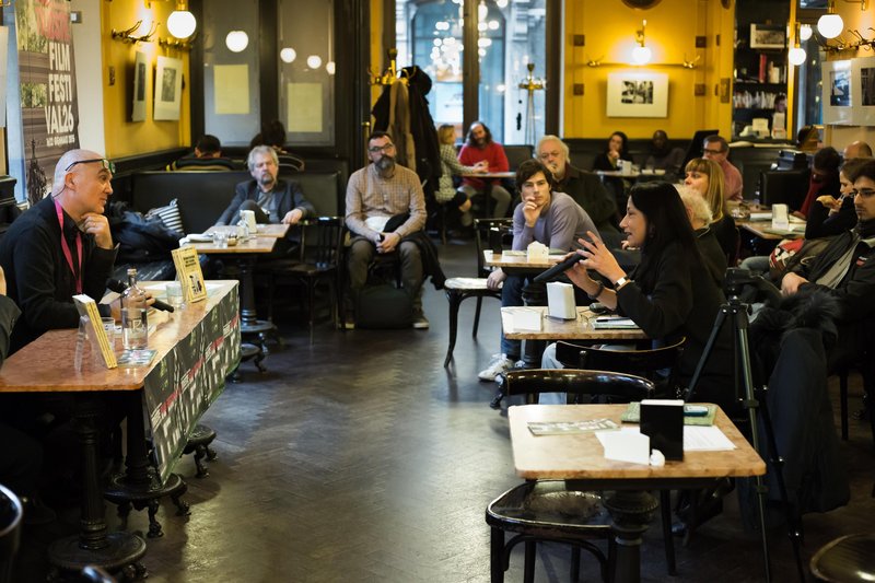 Literarni dogodek v Antico Caffè San Marco.