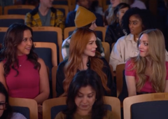 Se spomnite kultnega filma Zlobna dekleta? Glavne igralke ponovno združene za ... (posnetki, ki vas bodo navdušili)