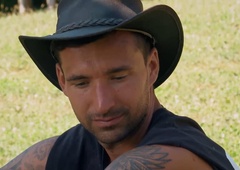 Srce parajoče: tekmovalca Kmetije Alena po prihodu domov čakala tragična novica