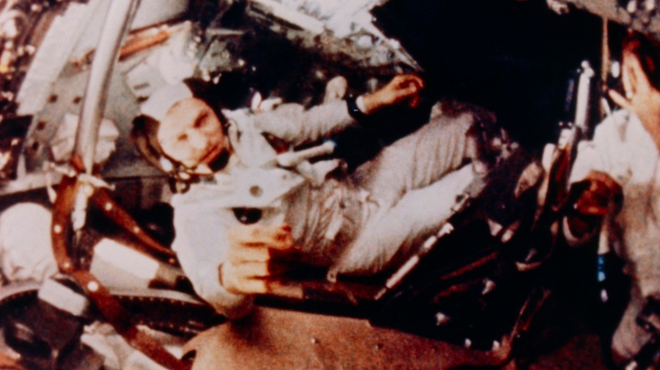 Umrl slavni astronavt, ki je tlakoval pot pristanku na Luni: na njegovi vesoljski misiji je človek prvič zapustil orbito Zemlje (foto: Profimedia)