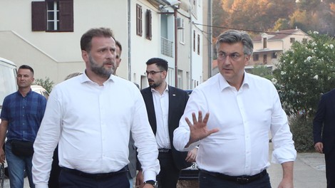 Razrešen obrambni minister, ki je povzročil hudo prometno nesrečo (in pristal na intenzivni negi)