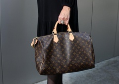 Če potujete s ponarejeno oblikovalsko torbico, greste lahko v zapor! (Poglejte, kje morate biti previdni)