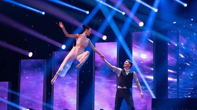 V finale Talentov akrobata Acro Connection in pevec Jure Kotnik (foto: POP TV)
