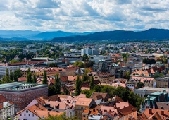 Kdo si lahko privošči stanovanje v Ljubljani? Dva najstnika kupila nepremičnino za milijon evrov