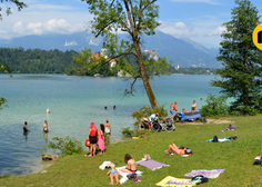 Večna dilema turistov: Blejsko ali Bohinjsko jezero? Zmagalo je ...