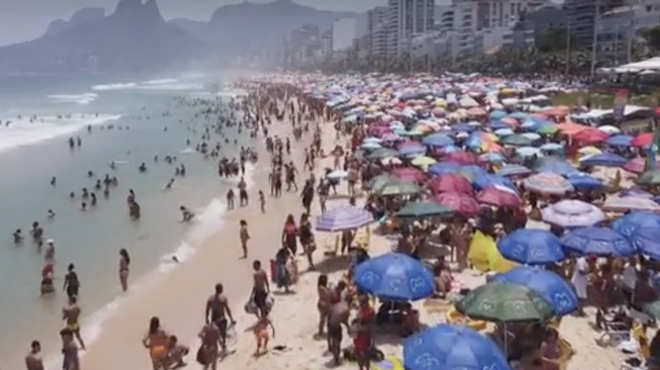 Česa takega ne pomnijo: Brazilija v primežu hude vročine, obupani prebivalci iščejo ohladitev v morju (foto: Twitter/AFP/posnetek zaslona)