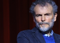 Dragan Petrovec: "Ko človek potrebuje nasmeh, stisk roke, pogled v oči, dotik, takrat tega ne more nadomestiti prav nič umetnega"