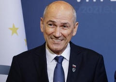 Janši se lahko smeje: SDS s krepko več podpore kot Svoboda