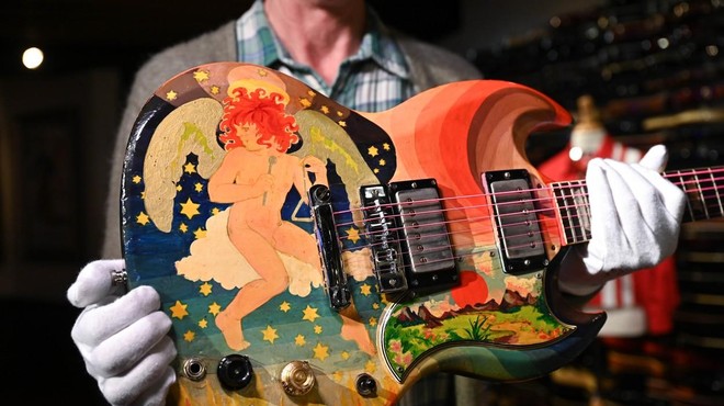 Neverjetno: kitaro Erica Claptona na dražbi prodali za vrtoglavi znesek (foto: Profimedia)