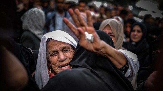 Zaradi spopadov v Gazi umrlo že več kot 12.300 Palestincev. Bo dogovor o izpustitvi talcev le obrodil sadove? (foto: Profimedia)